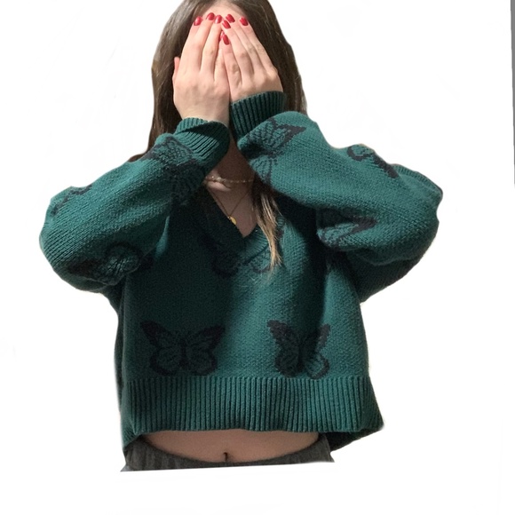 cropped forest/ dark green oversized v neck sweater  from PacSun - Picture 2 of 3